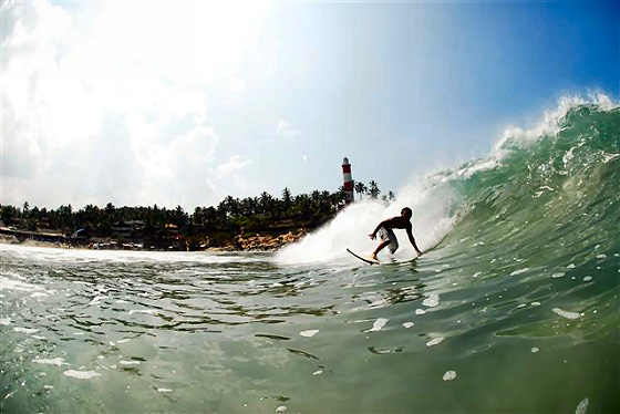 Image kovalamsurfing.jpg