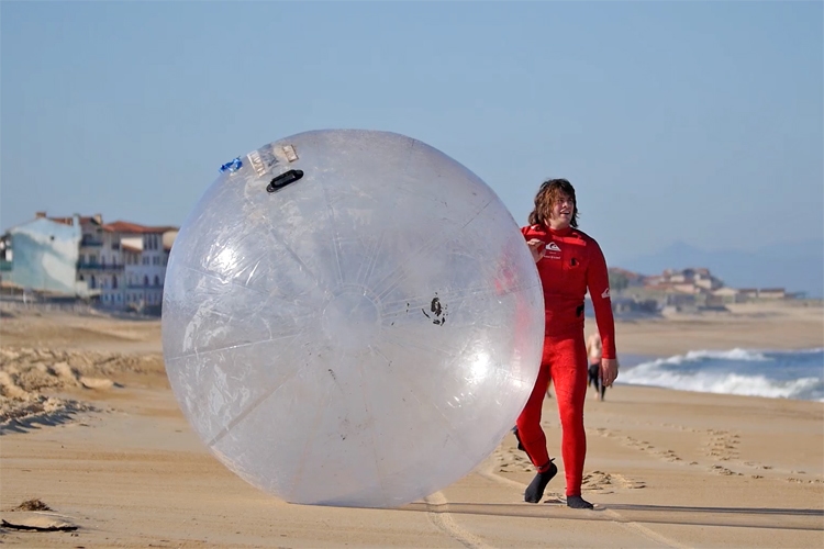 Image plastic-bubble-ball.jpg