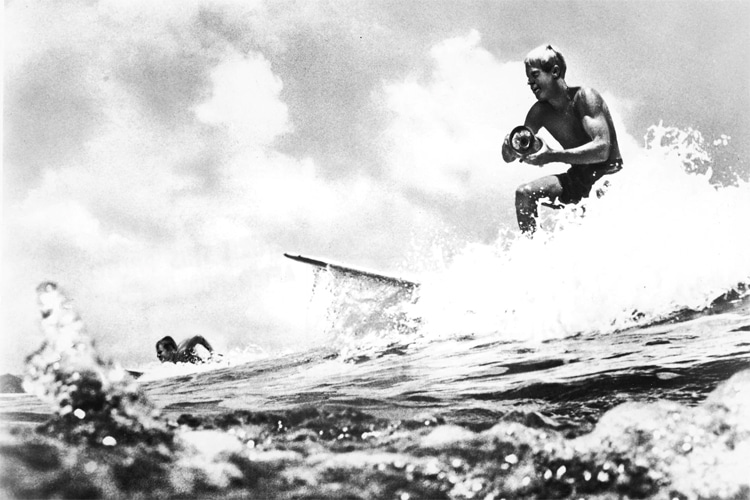 Image bruce-brown-surf-filming.jpg