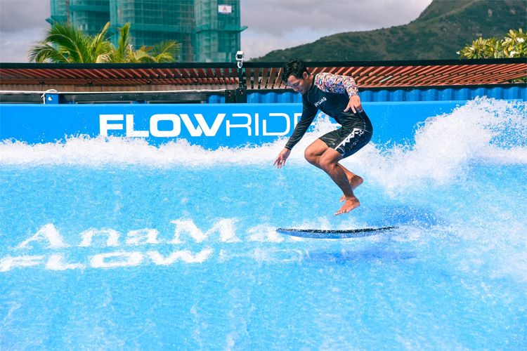 Image flowrider-wave.jpg