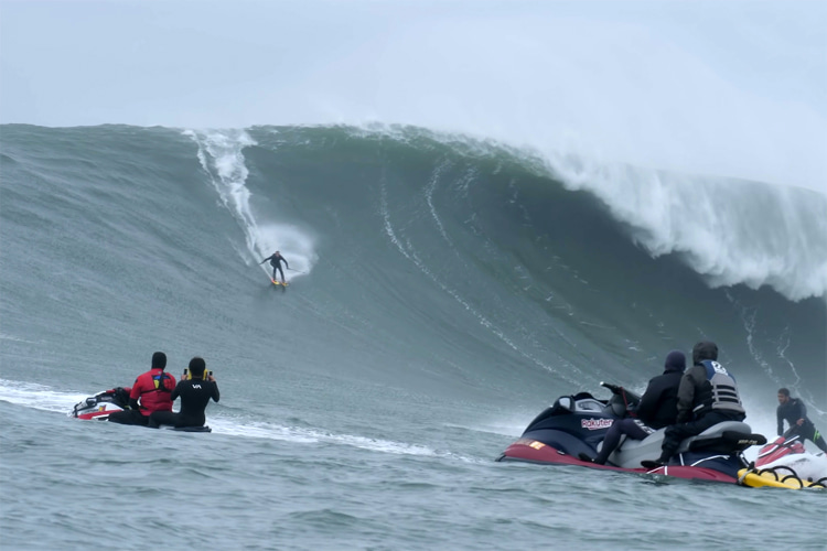 Image chuck-patterson-wave-skiing-mavericks.jpg